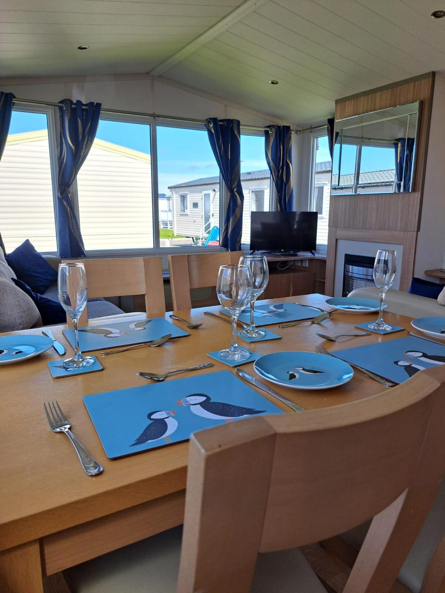 Lyons Robin Hood Caravan Rhyl Sbw 26 Exteriör bild
